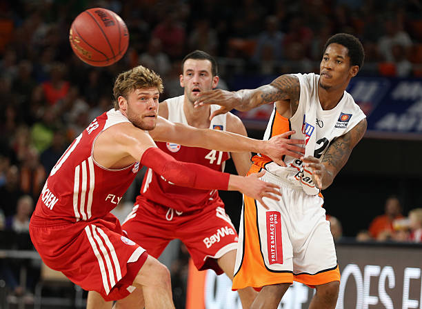 年轻主教练 年轻主教练