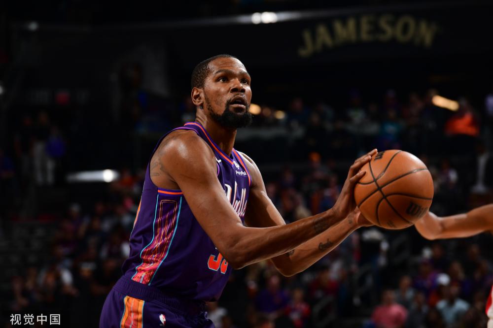 这使得他不 这使得他不